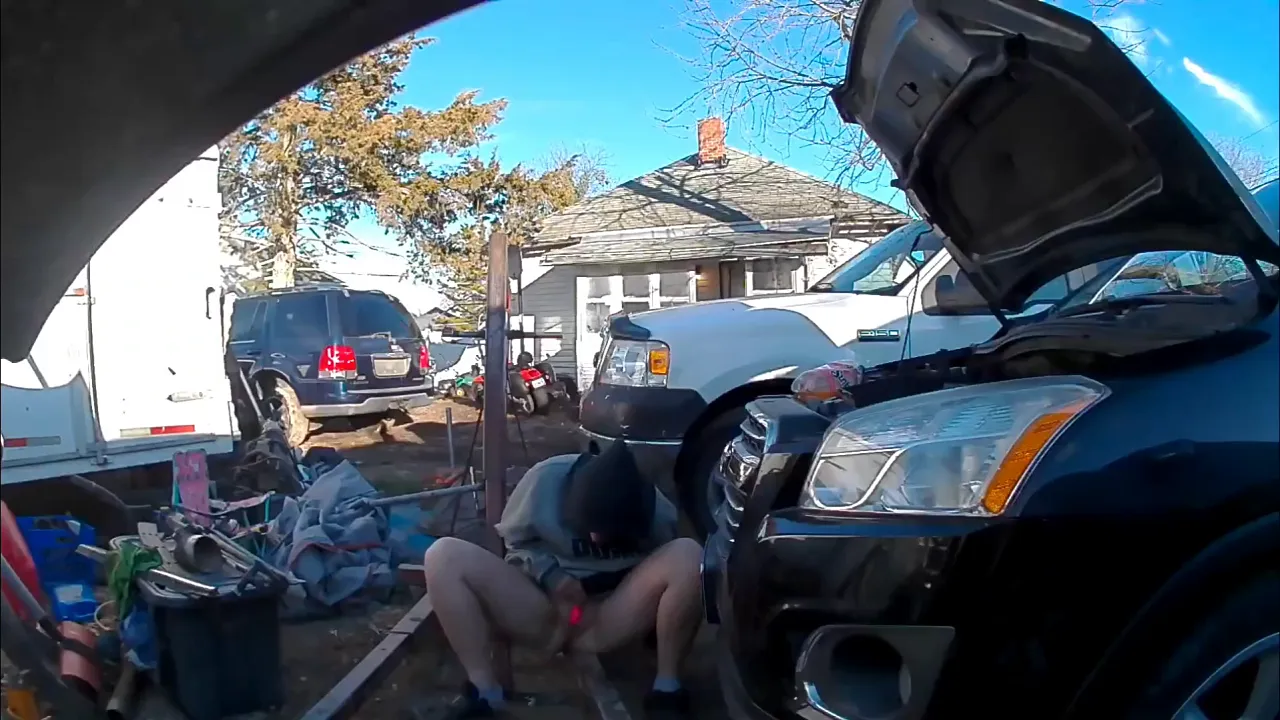 Tattooed celebrity solo masturbation with toys in the yard
