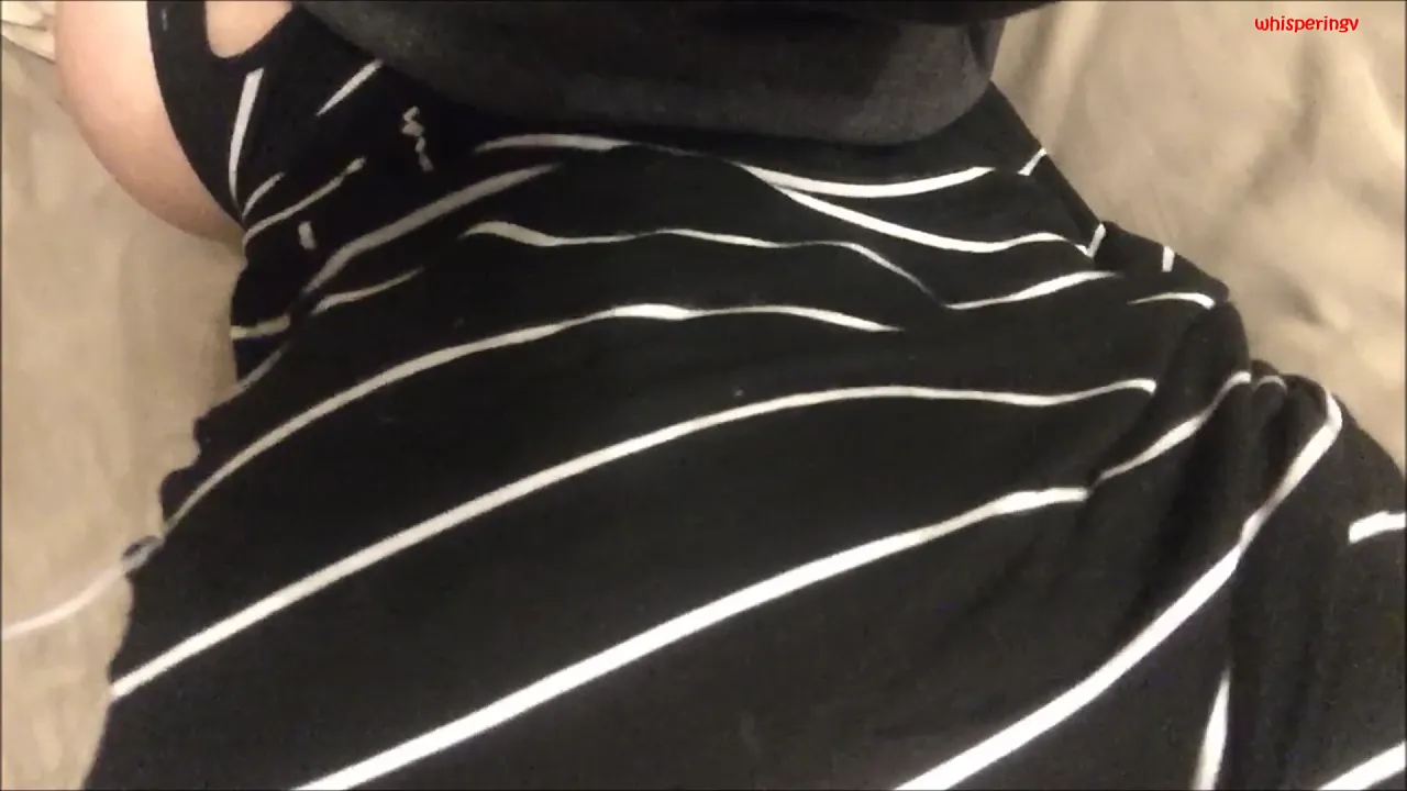 Solo female masturbates to binaural beats orgasm sounds