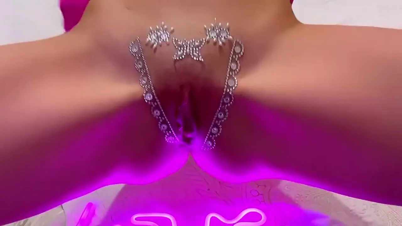 Slender Sailor Moon cosplayer wanks herself with a big toy and gapes her hole